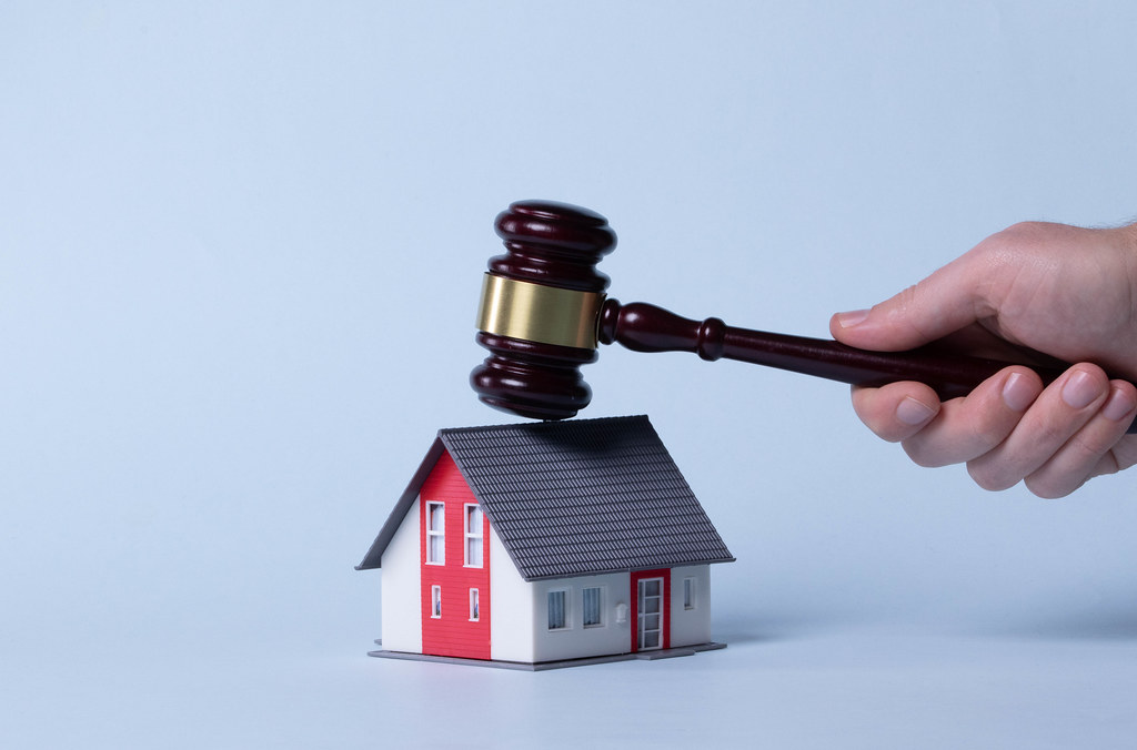 Real Estate Options After Divorce: A Complete Guide to Selling the Marital Home